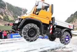 Unimog-Eisbar